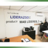 Diseño en vinil de corte aplicado en pared para decoración interior en empresa de Panamá
